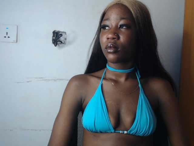 Sexyvian live cam on BongaCams