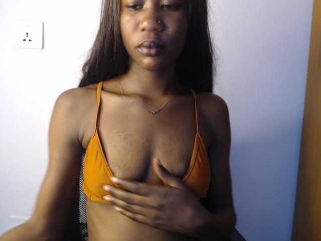Sexyvian live cam on BongaCams