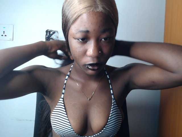 Sexyvian live cam on BongaCams