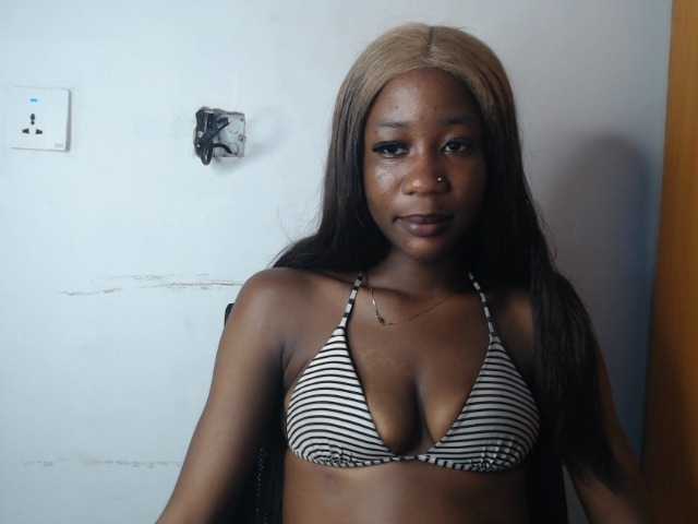 Sexyvian live cam on BongaCams