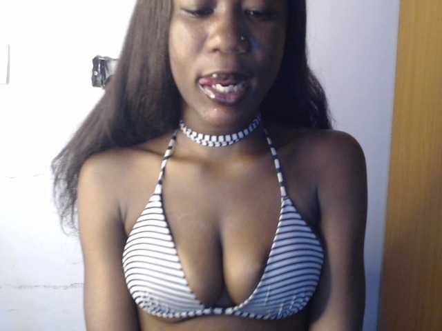 Sexyvian live cam on BongaCams