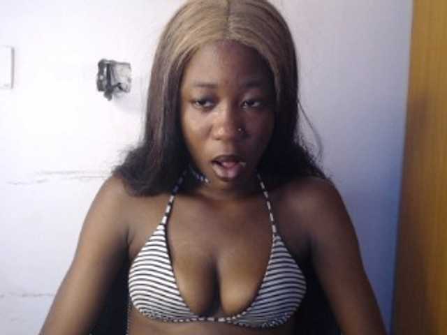 Sexyvian live cam on BongaCams