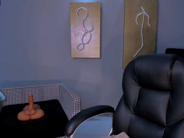 Sex chat gratuit in direct cu MollyJones pe BongaCams