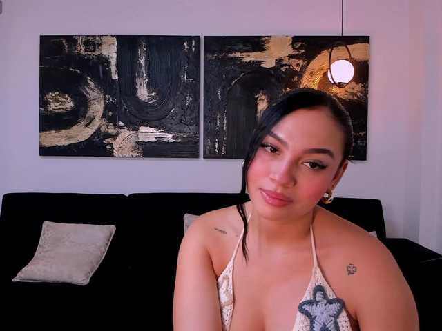 MollyJones live cam on BongaCams