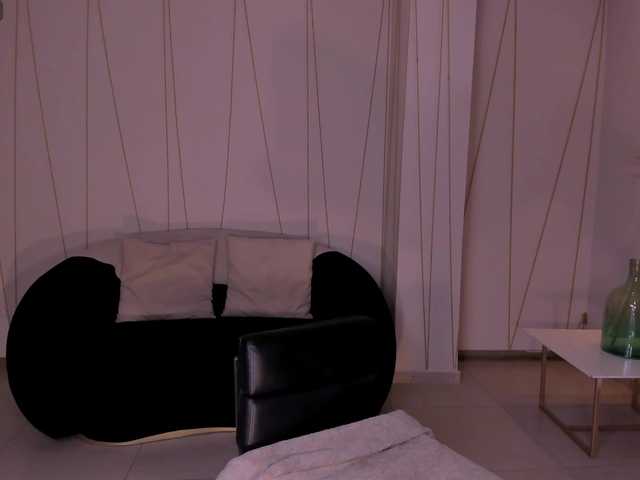 MollyJones live cam on BongaCams