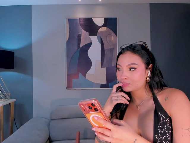 MollyJones live cam on BongaCams