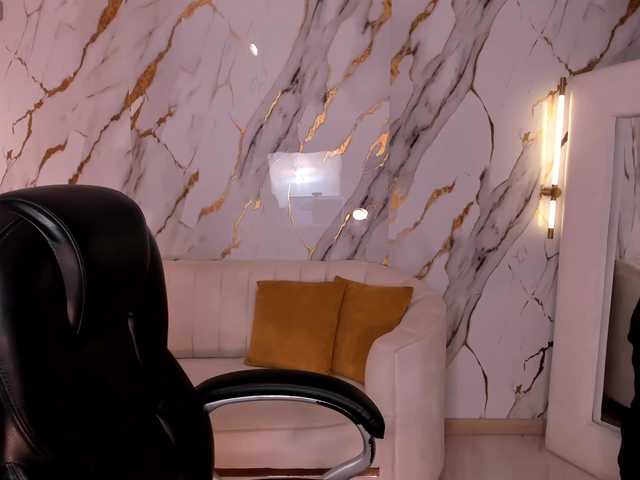 MollyJones live cam on BongaCams