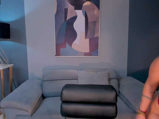 MollyJones live cam on BongaCams