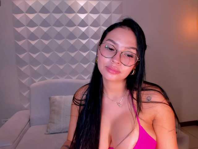 MollyJones live cam on BongaCams