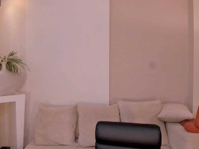MollyJones live cam on BongaCams