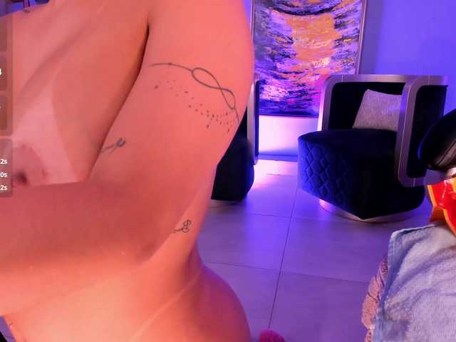 MollyJones live cam on BongaCams
