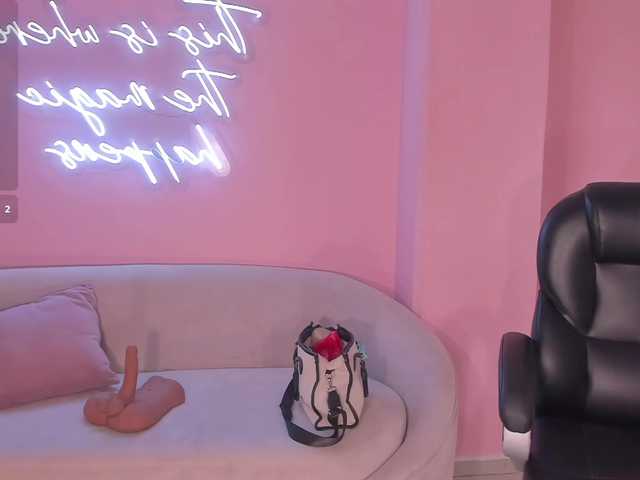 MollyJones live cam on BongaCams