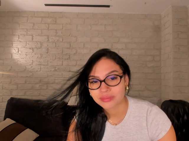 MollyJones live cam on BongaCams