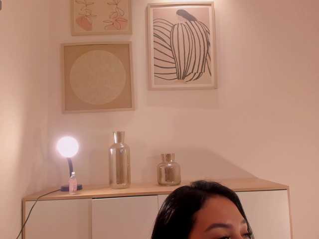 MollyJones Live Cam on BongaCams