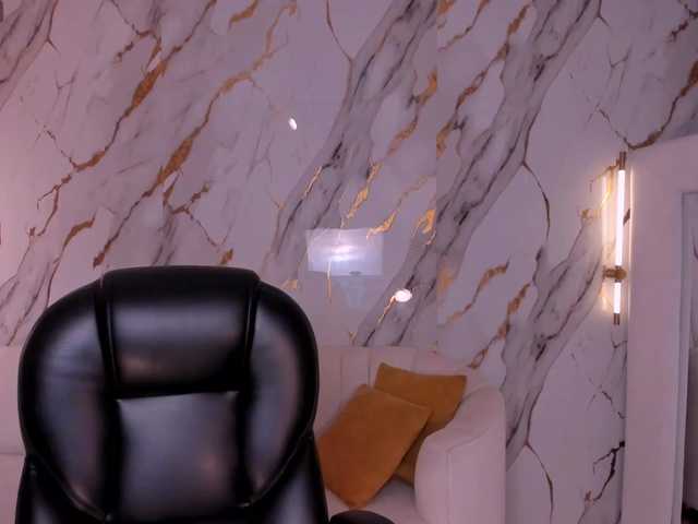 MollyJones live cam on BongaCams