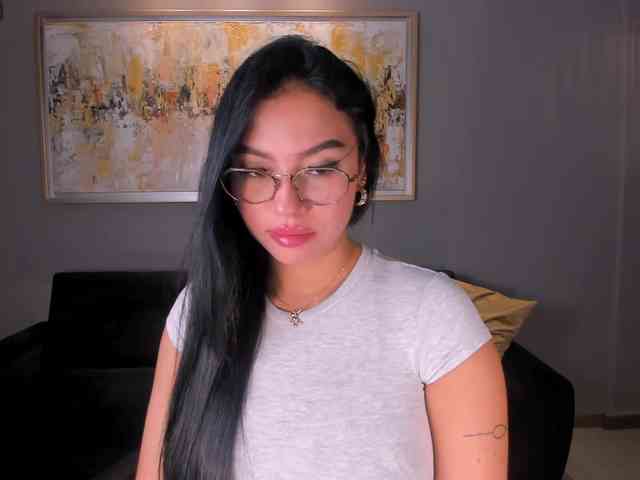 MollyJones webcam