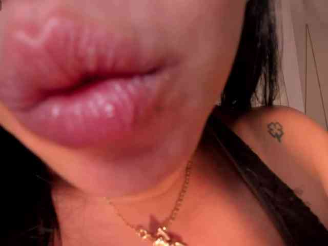 MollyJones webcam