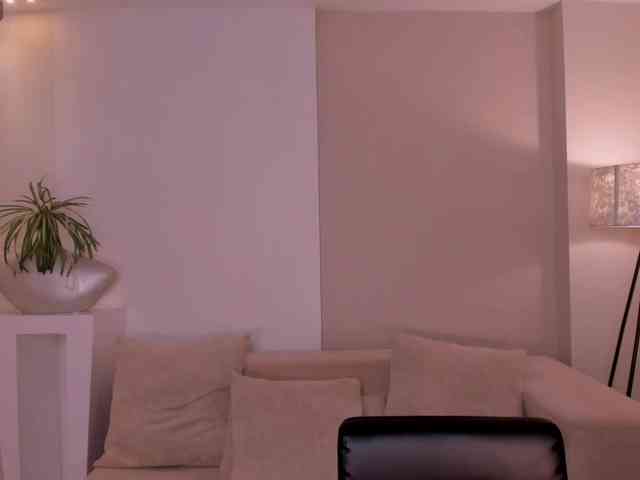 MollyJones webcam