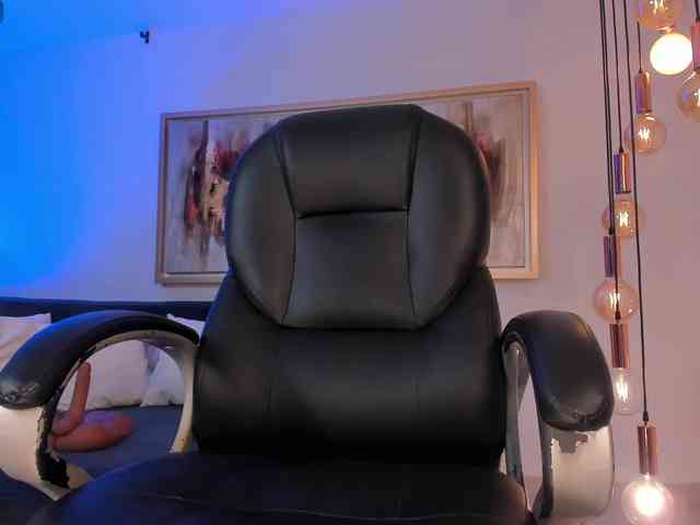 MollyJones webcam