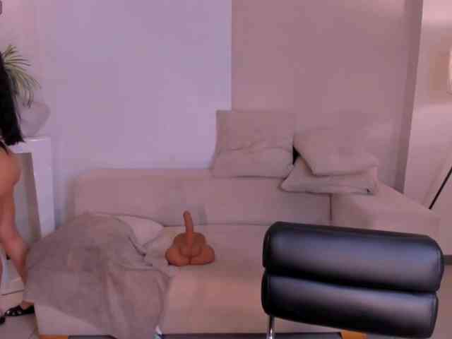 MollyJones webcam