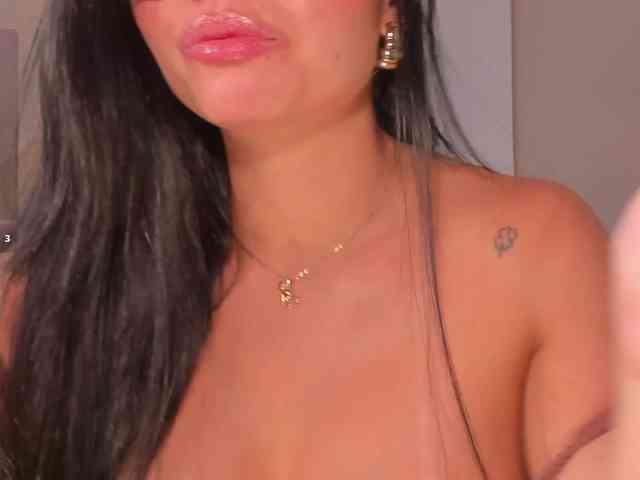 MollyJones webcam