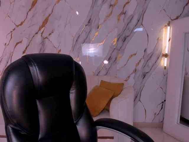 MollyJones webcam