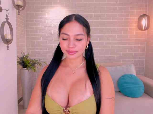 MollyJones webcam