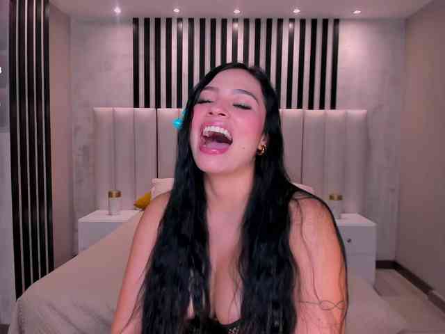 MollyJones webcam