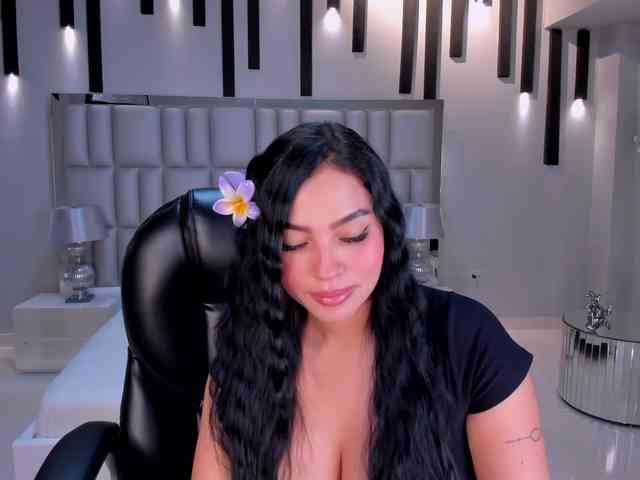MollyJones webcam