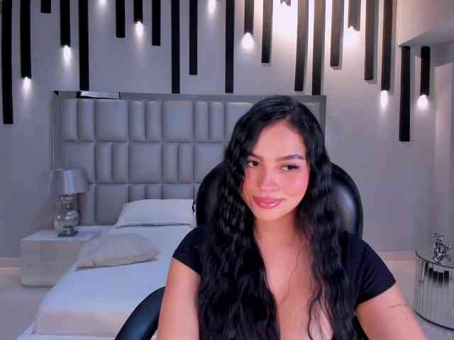 MollyJones webcam