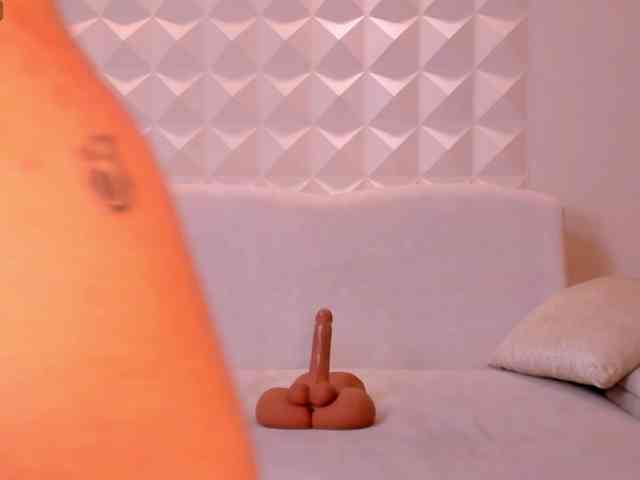 MollyJones webcam