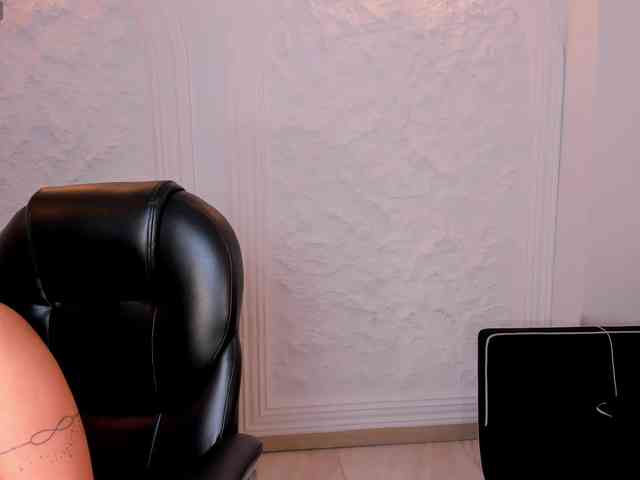 MollyJones webcam