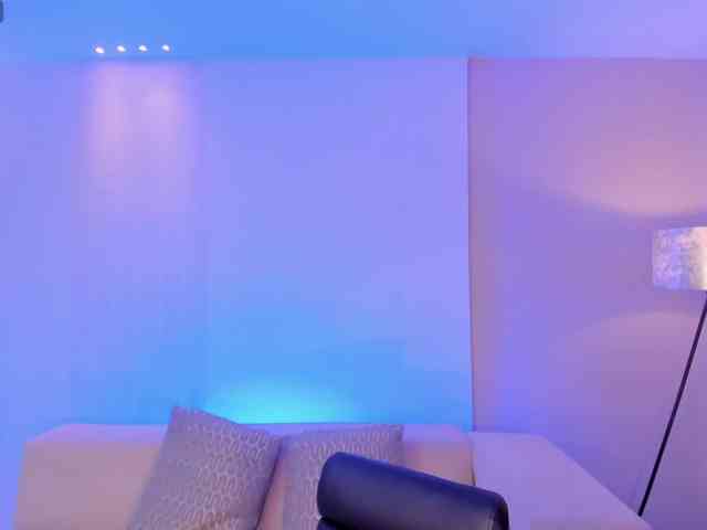 MollyJones webcam
