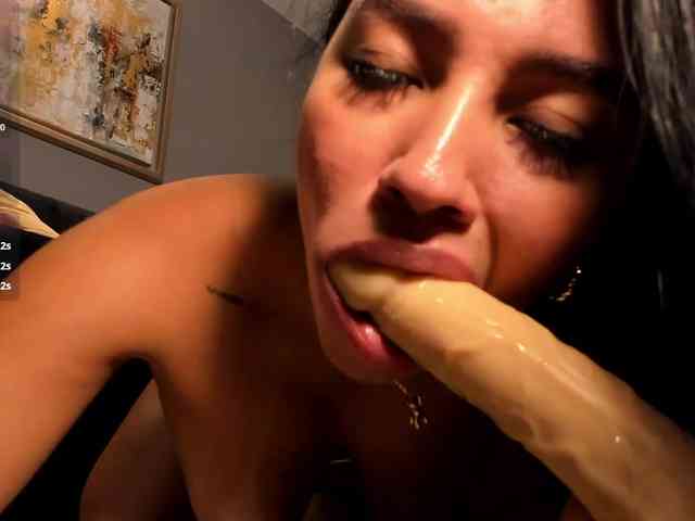 MollyJones webcam