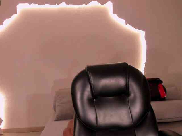 MollyJones webcam