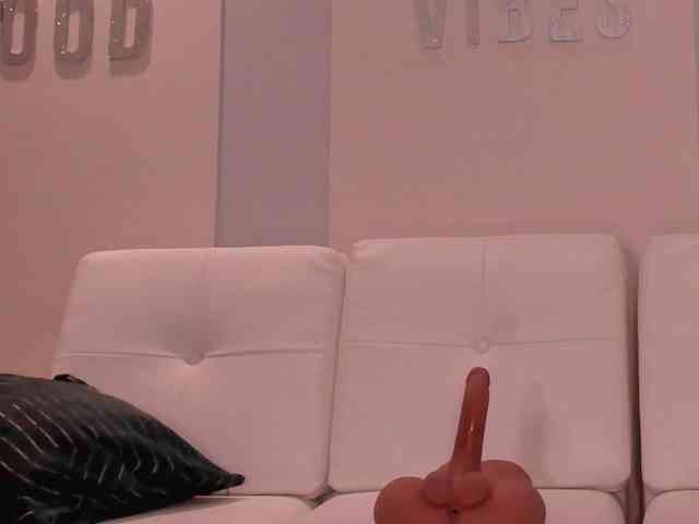 MollyJones webcam