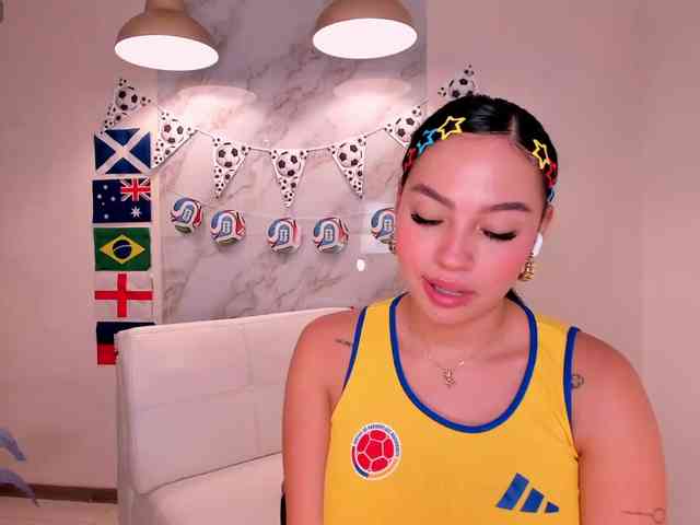 MollyJones webcam