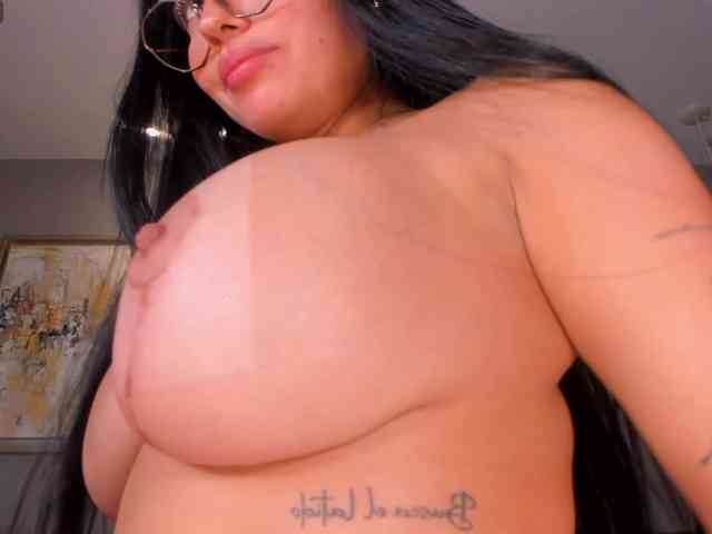 MollyJones webcam
