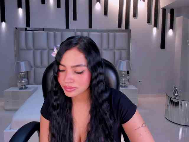MollyJones webcam