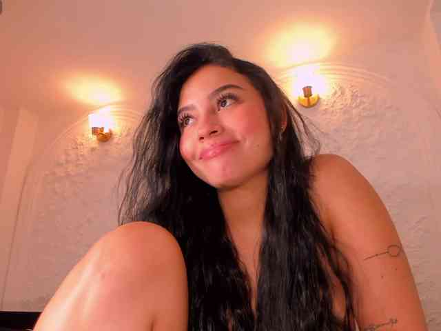 MollyJones webcam