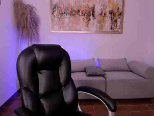 MollyJones webcam