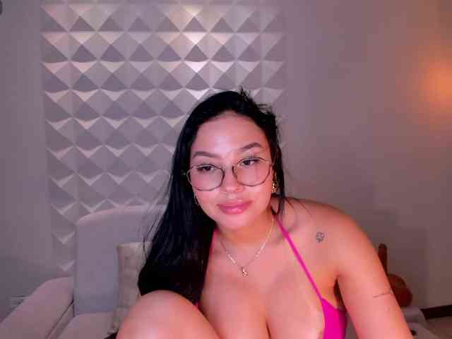 MollyJones webcam