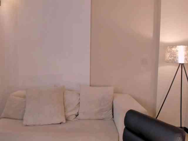 MollyJones webcam
