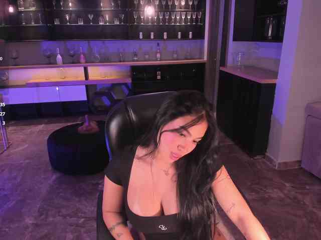 MollyJones webcam
