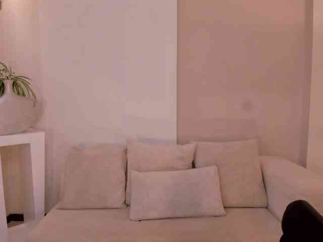 MollyJones webcam