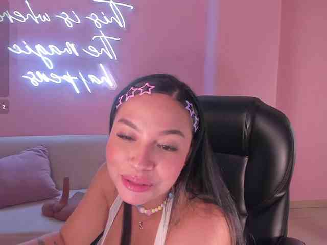 MollyJones webcam