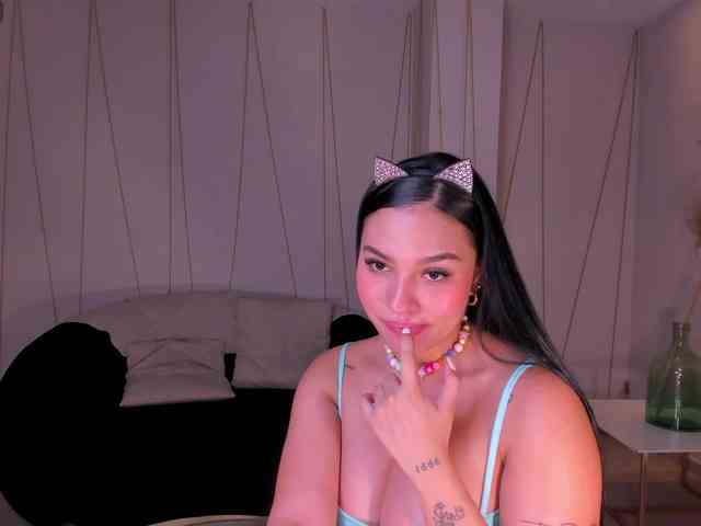 MollyJones webcam