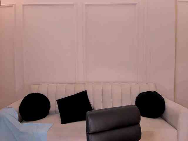 MollyJones webcam