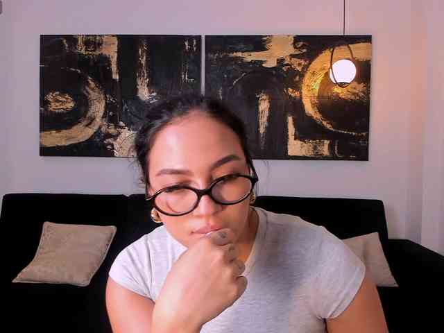 MollyJones webcam