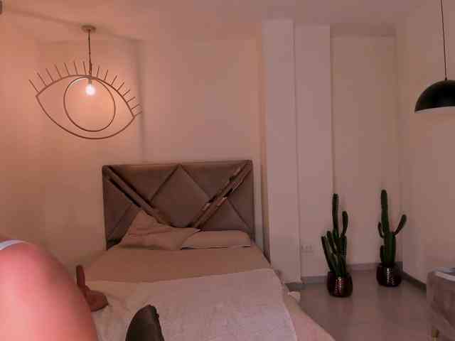 MollyJones webcam
